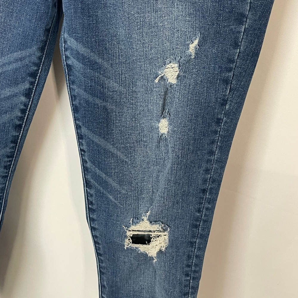 A&F Women’s 28 Distressed Skinny High Rise Abercrombie & Fitch Denim Capri Jeans - Picture 4 of 11